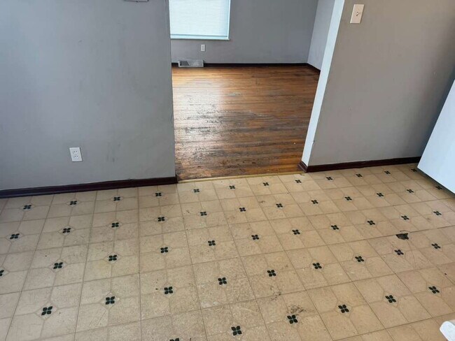 Building Photo - 6200 Flint Ave