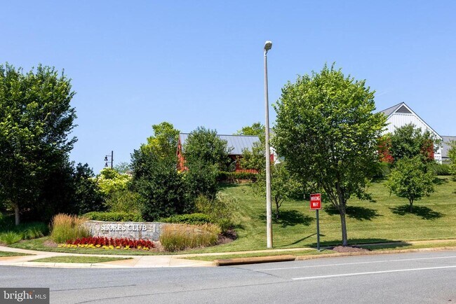 Building Photo - 1730 Autumn Maple Leaf Dr