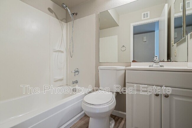 Building Photo - 5714 N 68th Ave