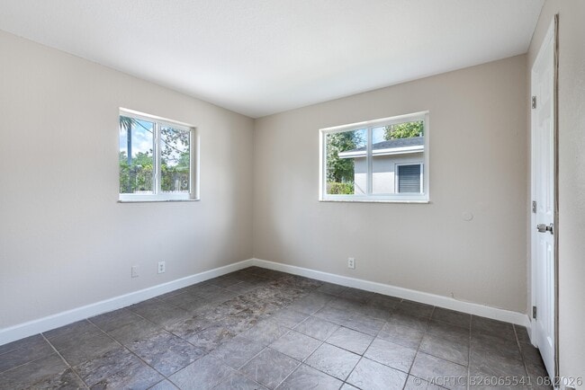 Building Photo - 3482 48th Ln S