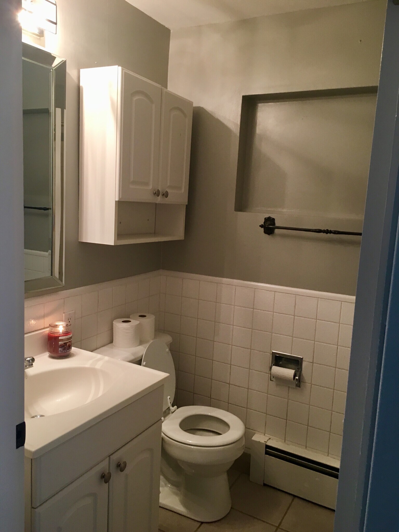 Upstairs Bathroom #1 - 3512 East Ben Burr Boulevard