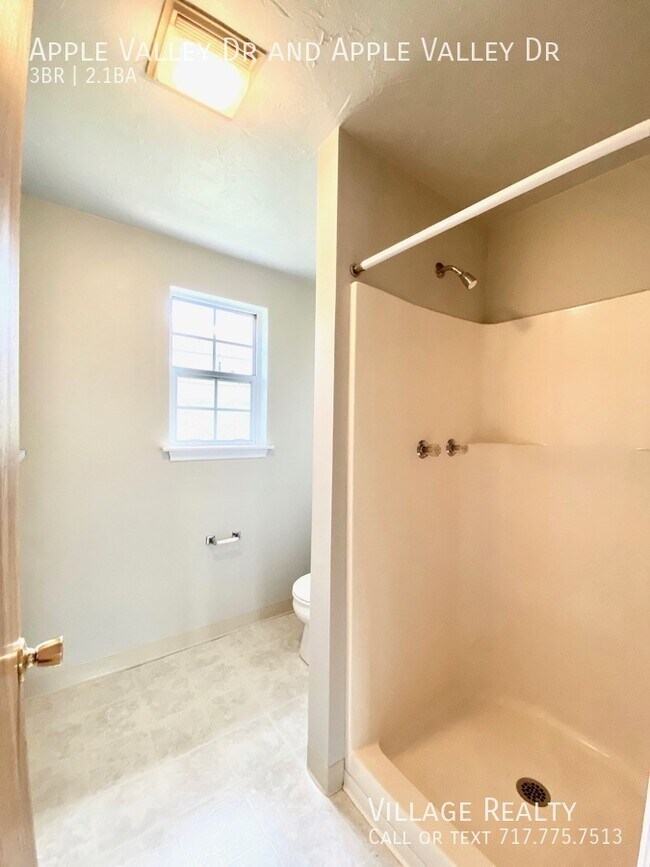 Building Photo - 818 Apple Valley Dr