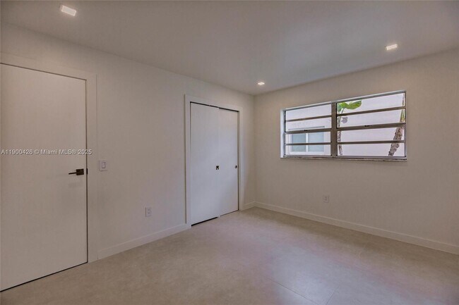 Building Photo - 10760 NW 29th Manor