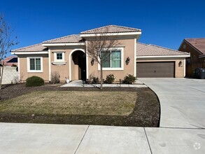 Building Photo - Northwest Bakersfield Corner Home