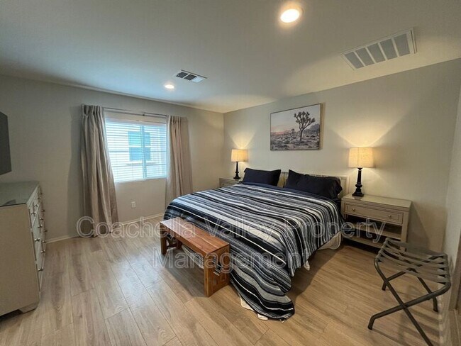 Building Photo - 321 Paseo Gusto