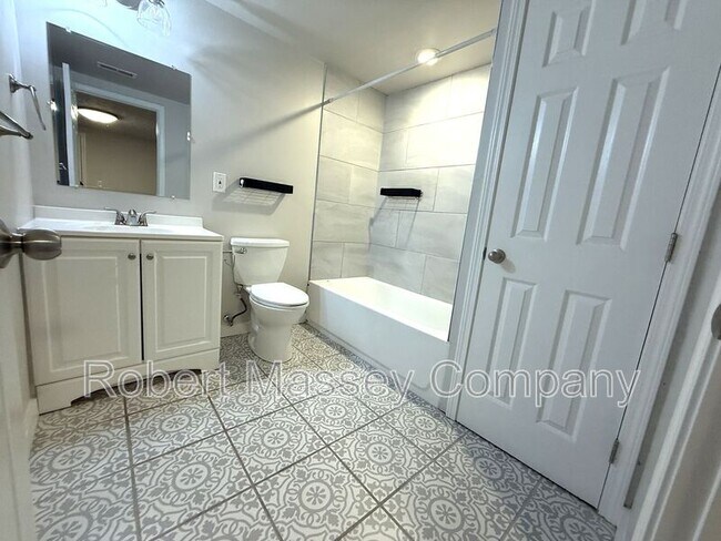 Building Photo - 1435 Mellwood Ave