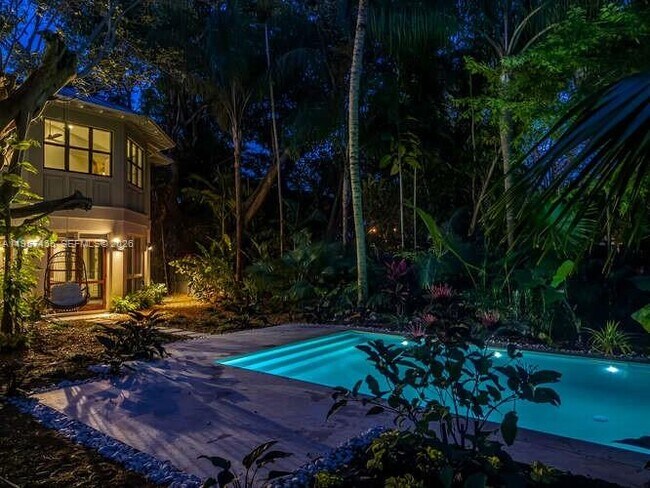 Building Photo - 2330 Overbrook St