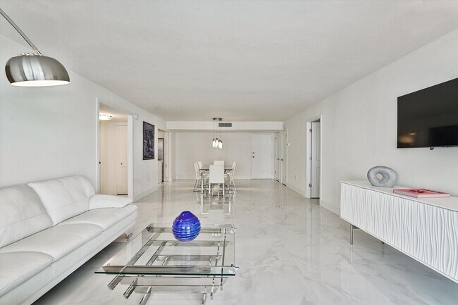 Building Photo - 3460 S Ocean Blvd