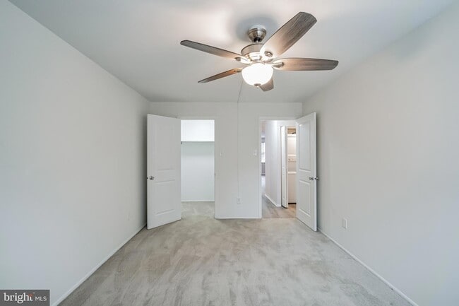 Building Photo - 611-15-615 Roxborough Ave