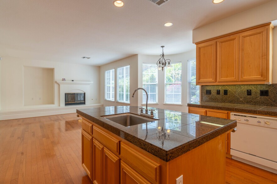 Building Photo - 1260 Ustilago Dr