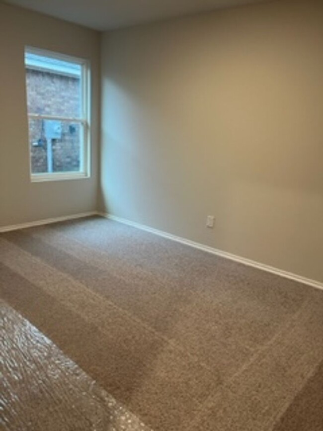Building Photo - FIRST MONTH FREE - Beautiful New Home!