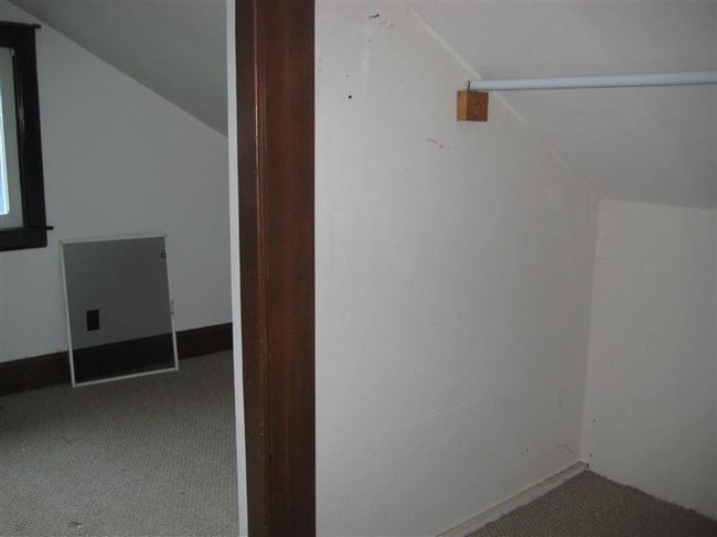 Building Photo - 319 Park Ave