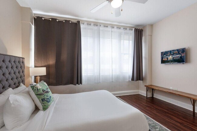 Building Photo - 925 Common St