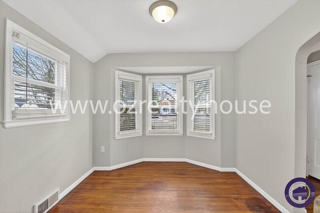 Building Photo - 110 Pasadena Blvd