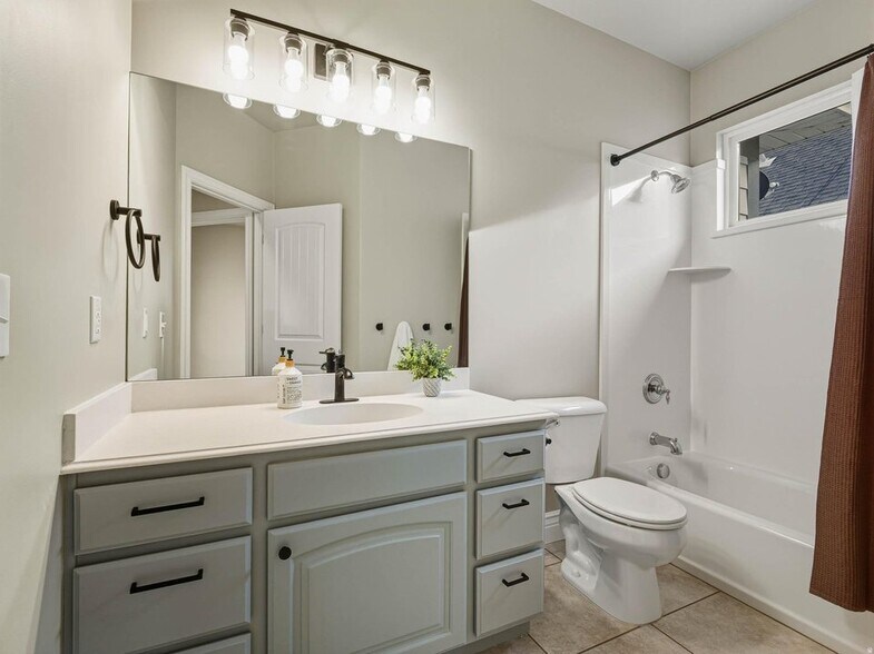 Building Photo - 11541 Harvest Crest Way