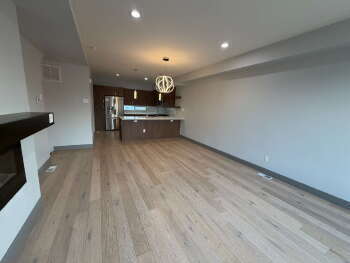 Building Photo - 2-Bed/2.5 Bath Townhouse with 2 car garage! Upper level deck with views!
