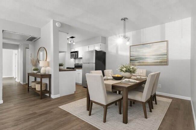 Building Photo - 2BR SFR • Stainless Appliances • Resort Amenities in Denver