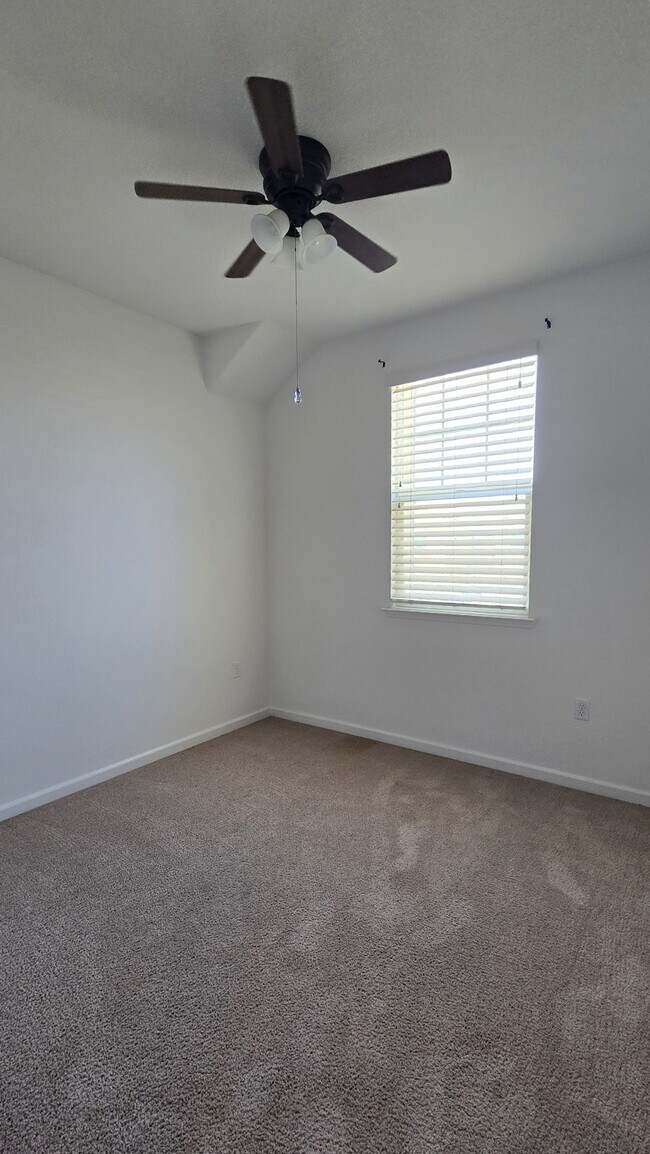 Building Photo - 18076 Calaveras Dr