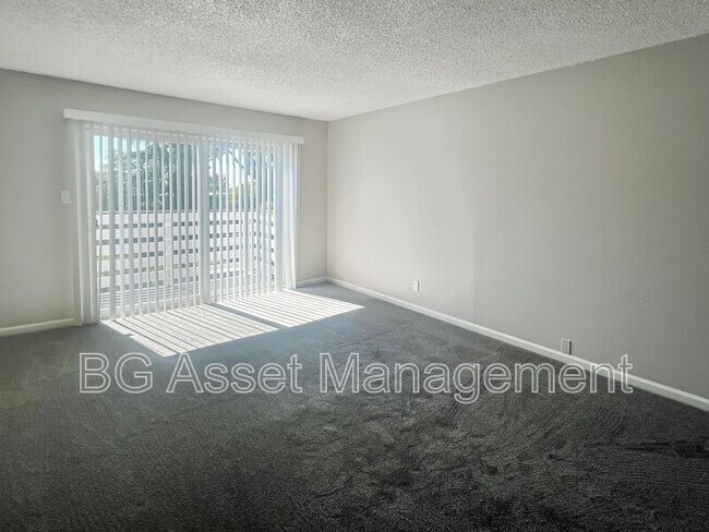 Building Photo - 108 Avian Dr