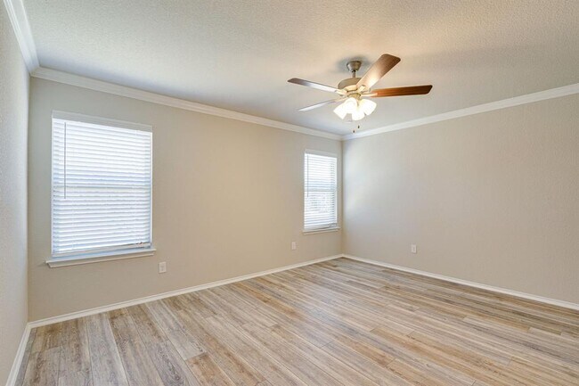 Building Photo - 3404 Becker Dr