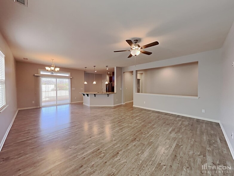 Building Photo - 932 Avondale Dr