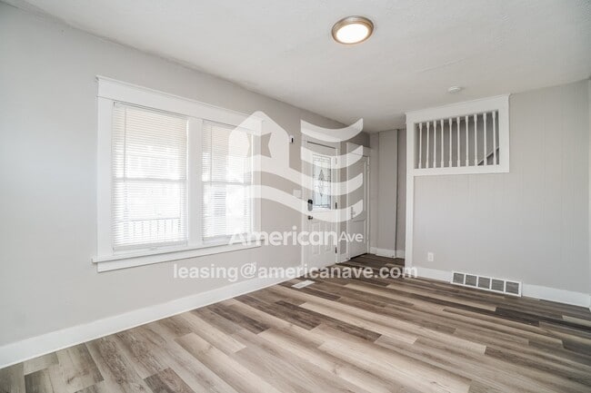 Building Photo - 1959 Barrows St