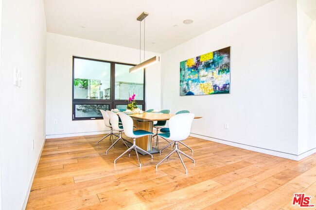 Building Photo - 2345 27th St