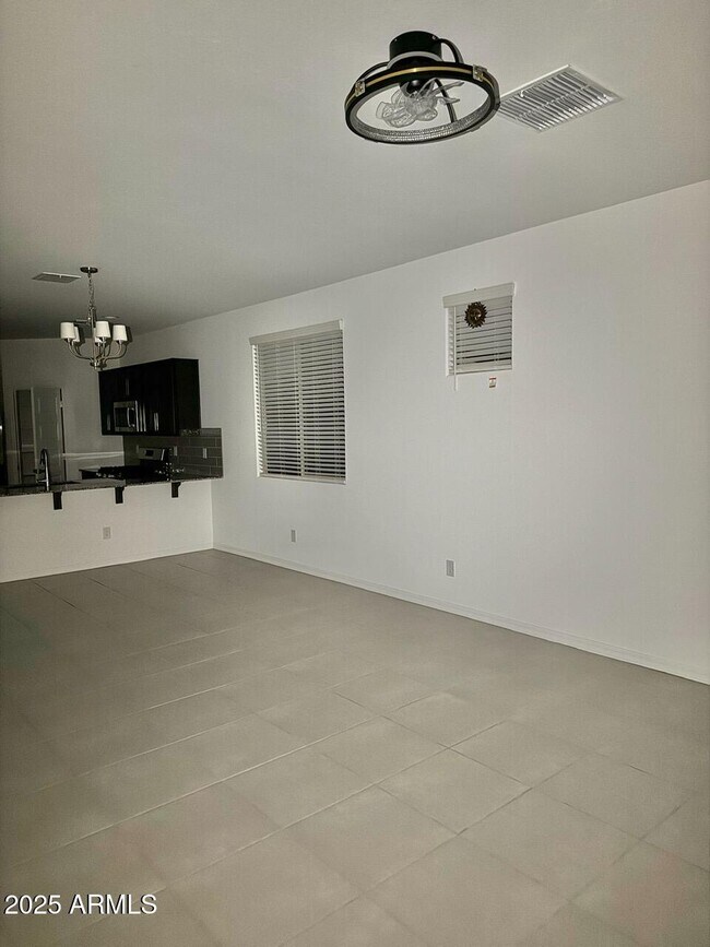 Building Photo - 8905 W Orange Dr
