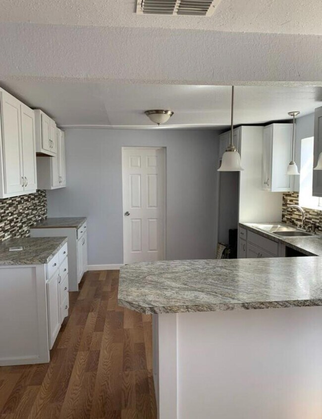 Building Photo - 1507 E 16th St