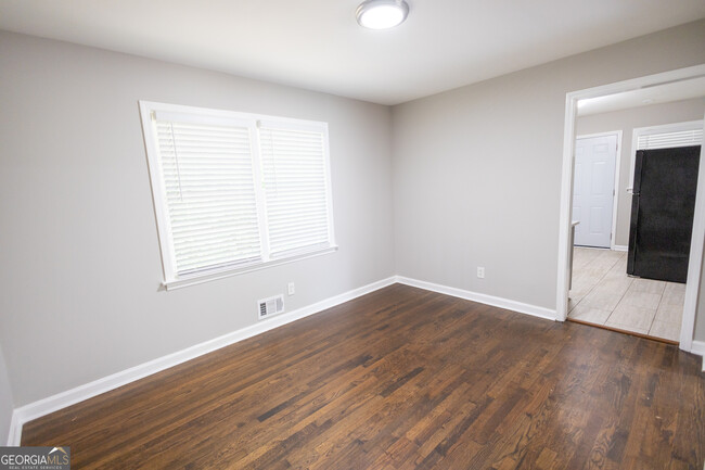 Building Photo - 2689 Collier Dr NW