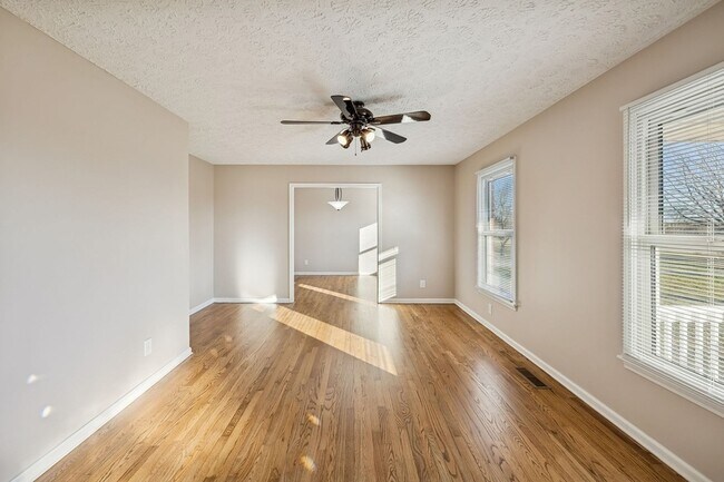 Building Photo - 353 Branham Mill Rd