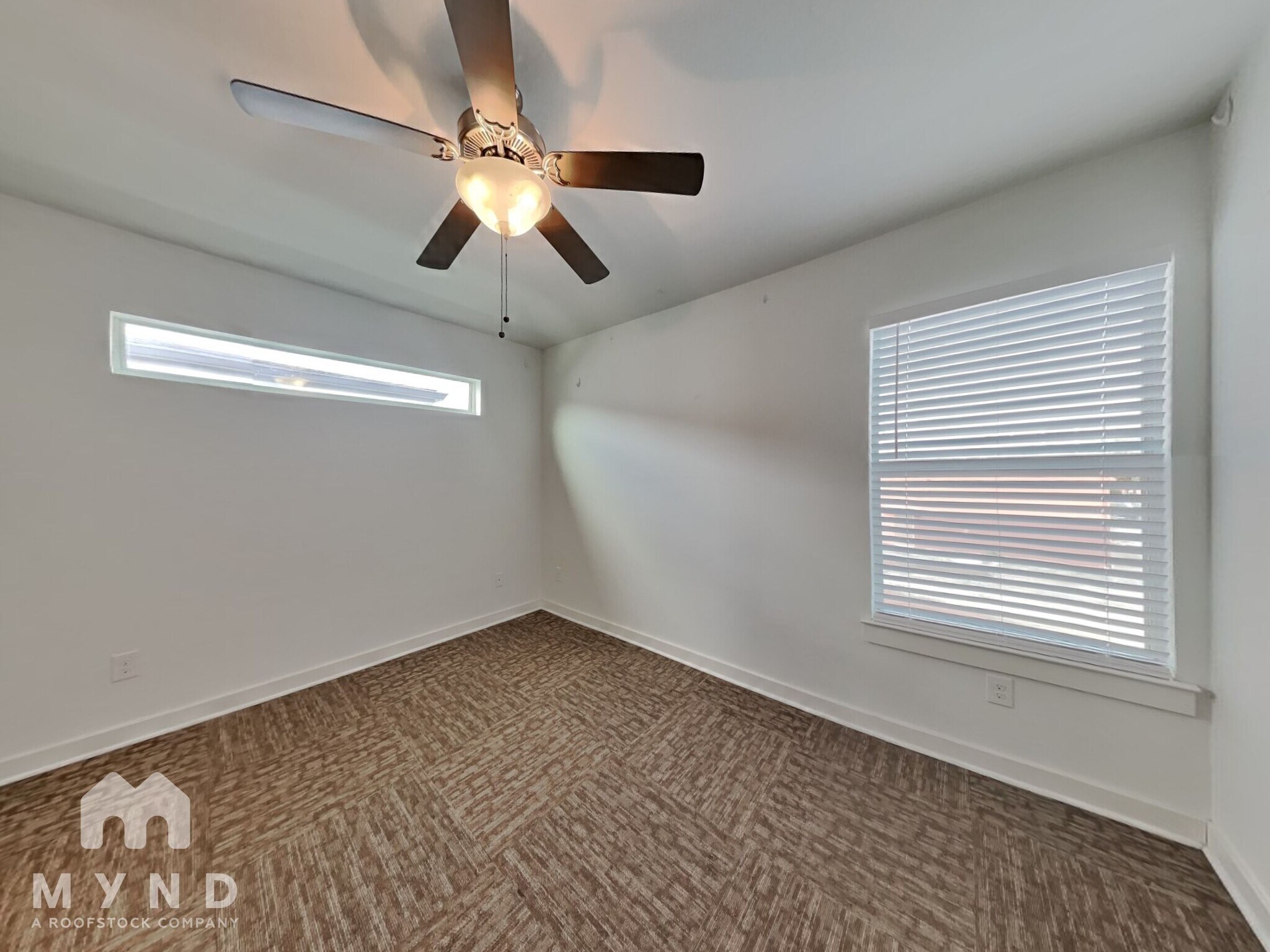 Building Photo - 118 E Myrtle St