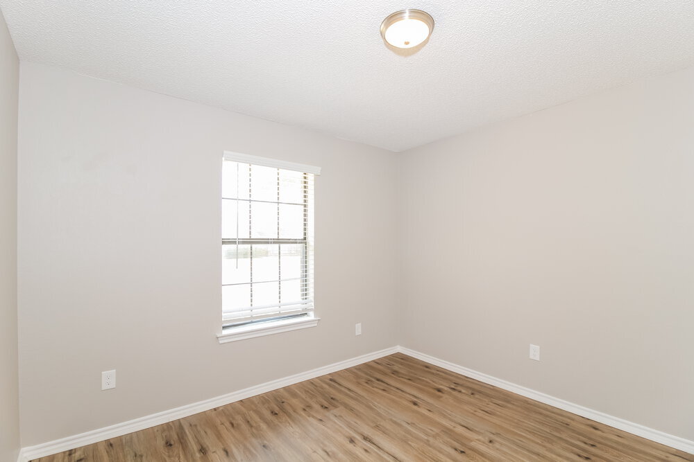 Building Photo - 217 Tanglewood St