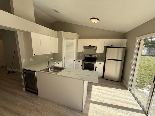 Building Photo - 3025 Greynolds St