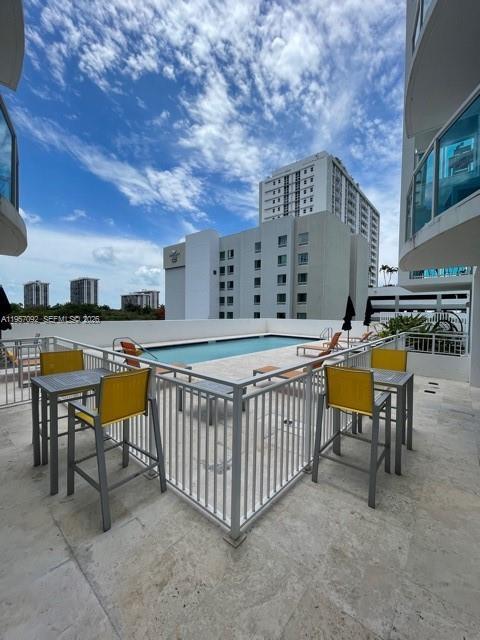 Building Photo - 1723 SW 2nd Ave