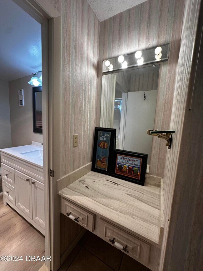 Building Photo - 1415 Ocean Shore Blvd