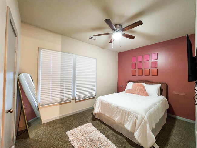 Building Photo - 5910 Shelburne St