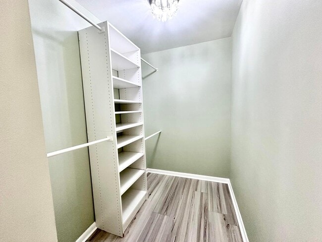 Building Photo - 104 Lakewood Dr