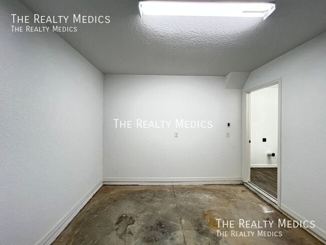 Building Photo - 3152 SW 151st Ave