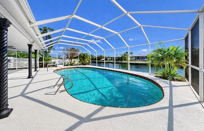 Building Photo - 6511 Santiago Ct