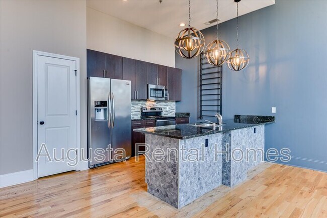 Building Photo - 936 Broad St