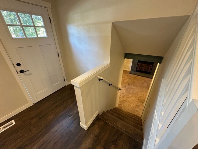 Building Photo - Charming 3 bedroom home in desirable Puyallup