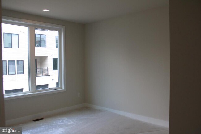 Building Photo - 205 Manion Aly