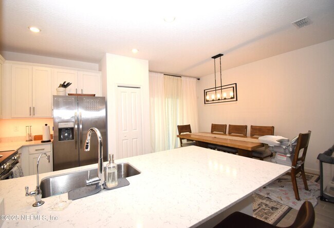 Building Photo - 6834 Golden Monarch Ave