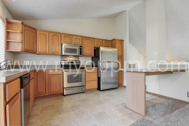 Building Photo - Coming Soon! Inviting 2+ Bed / 2 Bath Home...