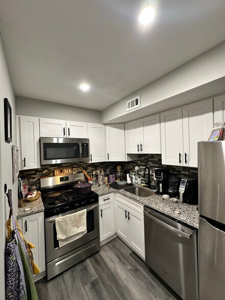 Building Photo - 720 Lombard St