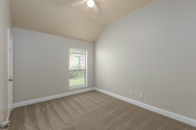 Building Photo - 13043 Sweetgum Shores Dr