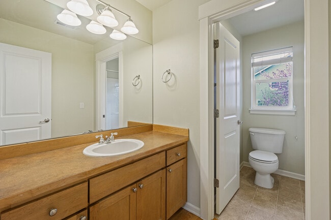 Building Photo - 17212 NE 117th Way