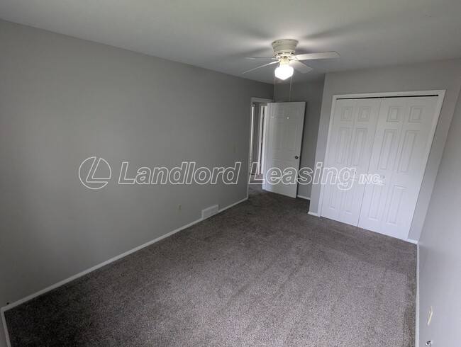 Building Photo - Spacious Split-Level Home with Updates in ...