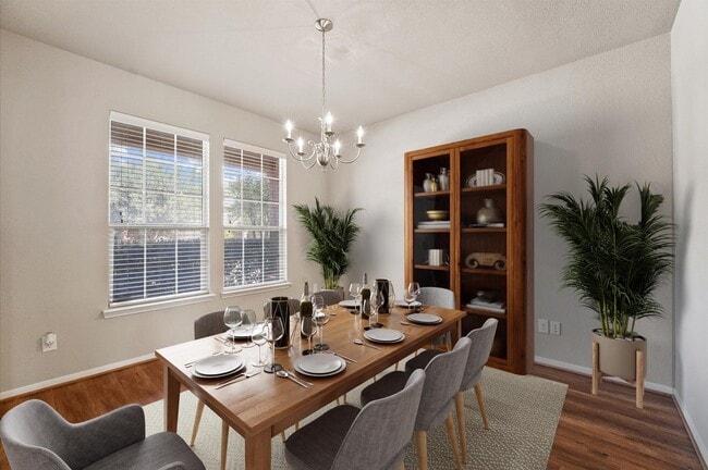 Building Photo - 115 Black Swan Pl